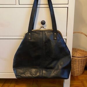 Kiss Clasp Shoulder Bag Purse